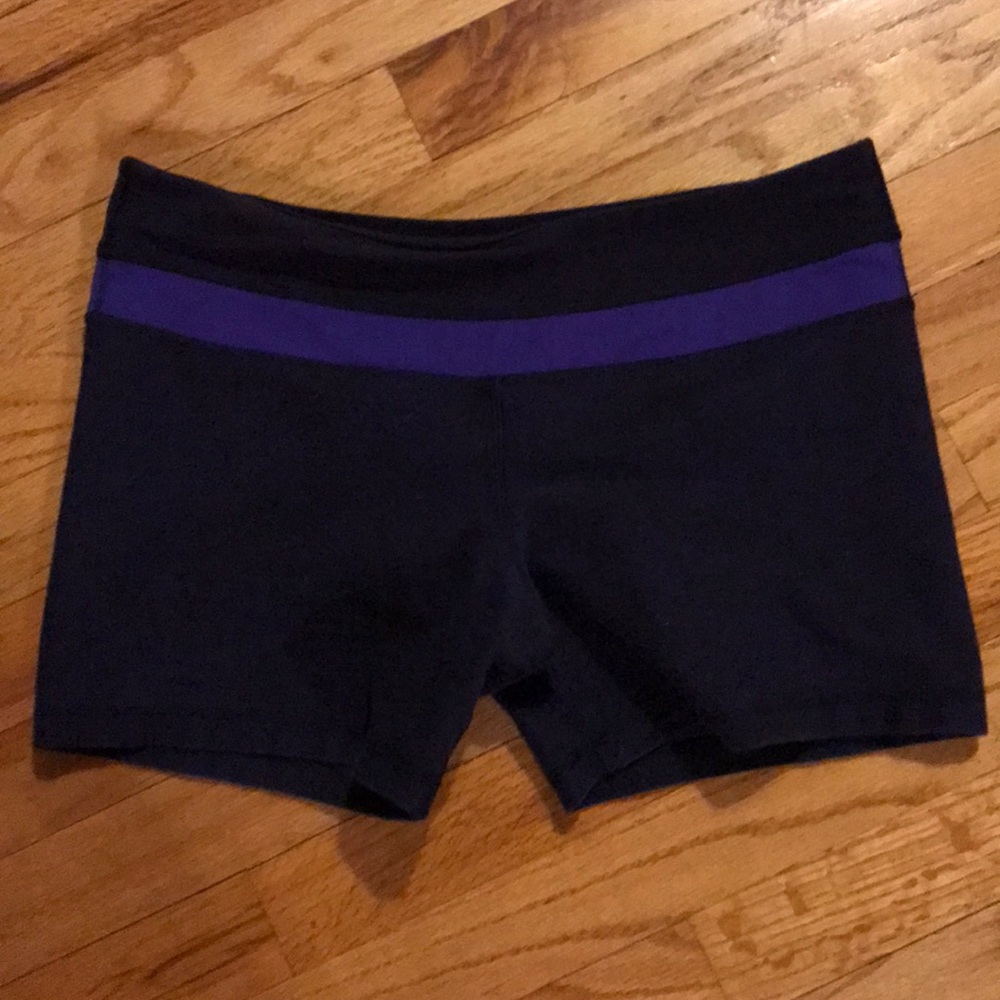 RARE! Lululemon Reverse Groove Short *Denim